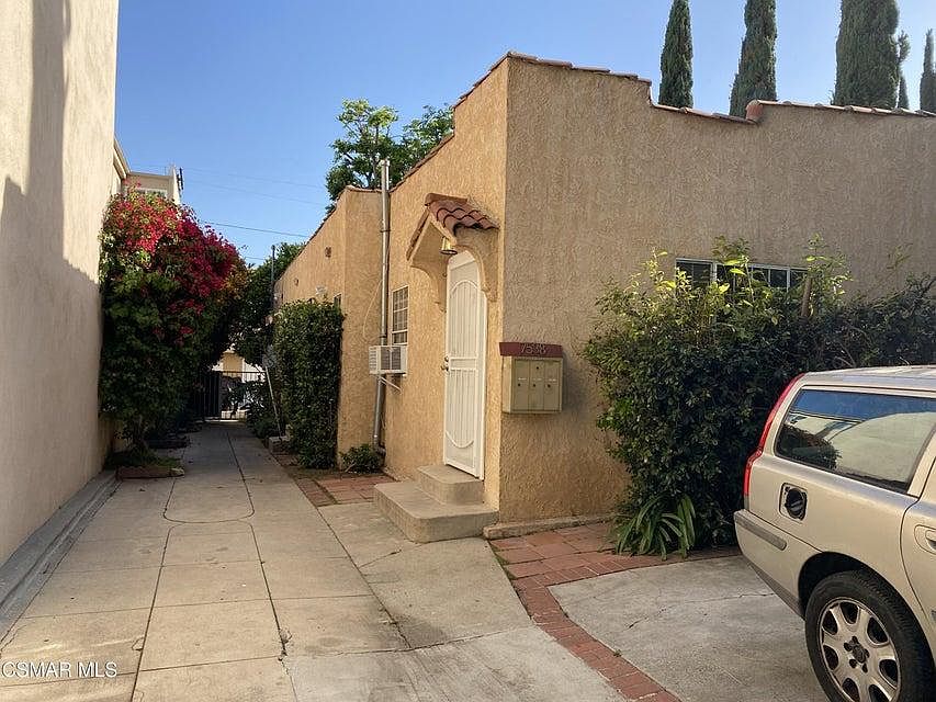 1st image of 7536 Lexington Ave