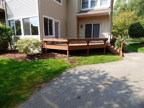 4th image of 516 Glade Pl