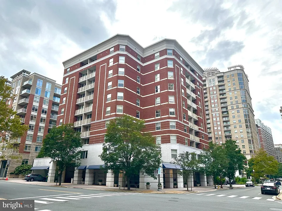 880 N Pollard St #826