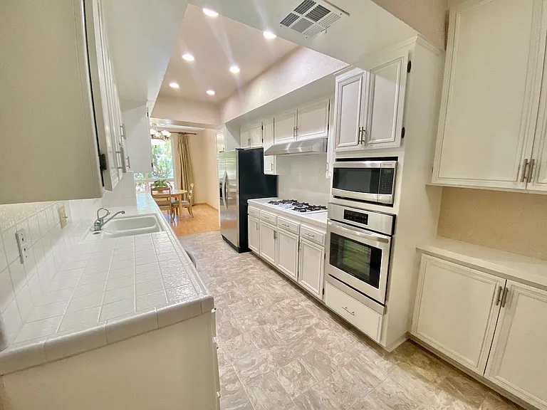 10671 Holman Ave #107 — Photo 9