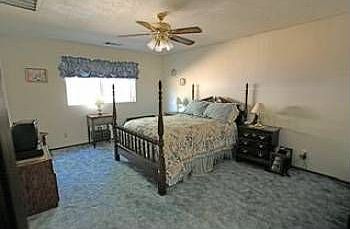 3rd image of 4457 Arrow Rock Ave