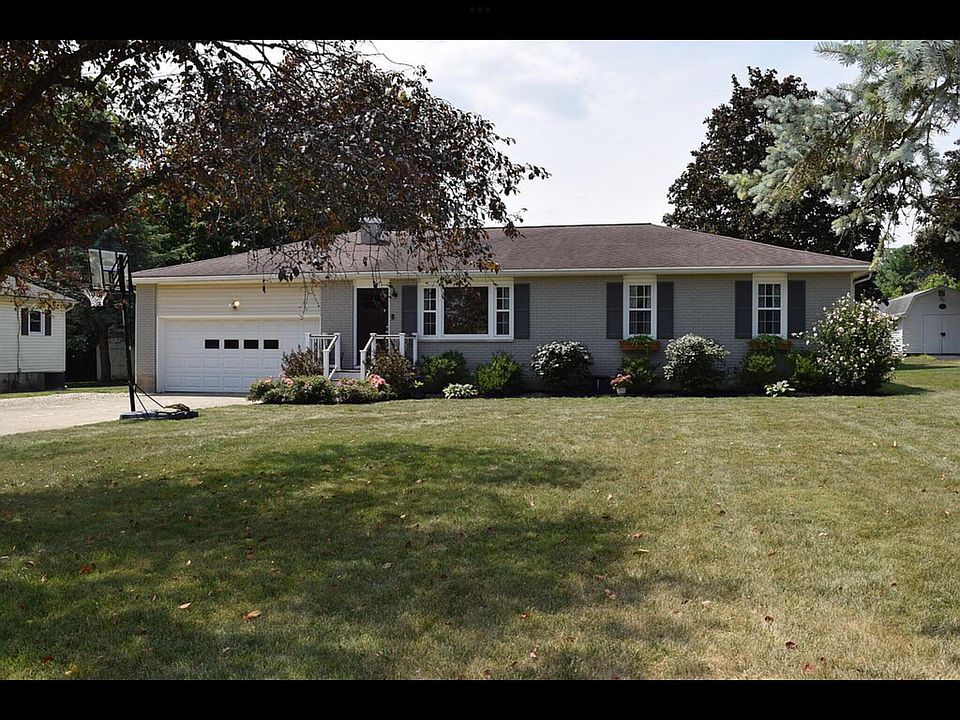 1st image of 130 Eastview Dr