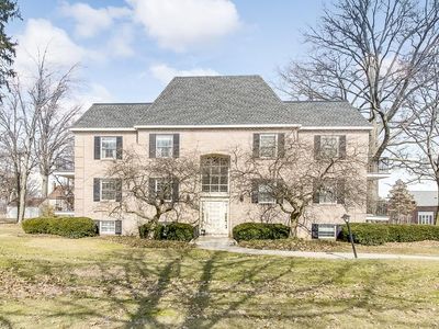 1155 Charter Oak Ln APT 207, Westlake, OH, 44145