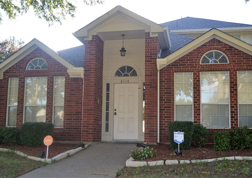 1st image of 2114 Camelot Dr