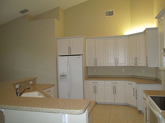 3rd image of 1805 SW 27th Ter