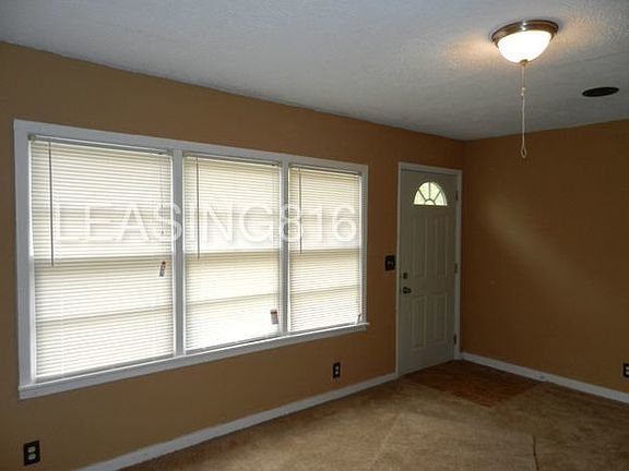 3rd image of 10316 Richmond Ave