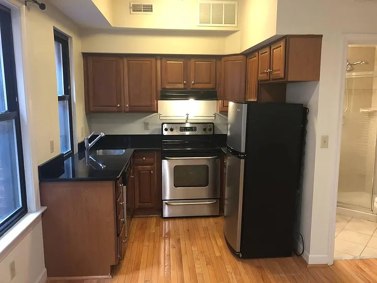 1321 Fairmont St NW #206 — Photo 4