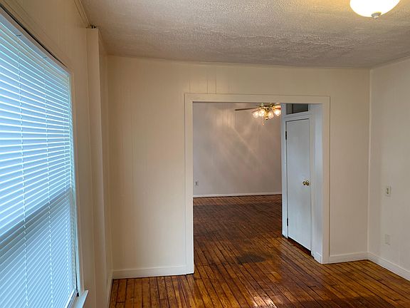 5th image of 308 Henry Ave