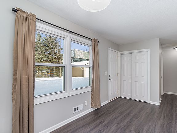 Note-photos shown are of the adjacent unit, which has a similar layout and design.