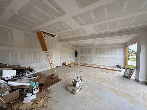2nd image of 226 Cody Ln