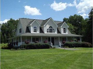 102 Hardenburgh Rd, Shawangunk, NY 12566