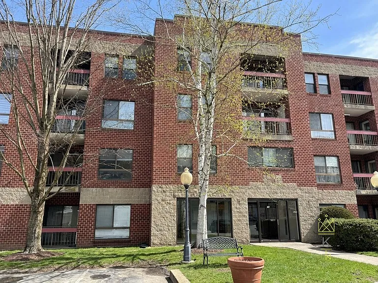 14 Heron St #208 — Photo 13