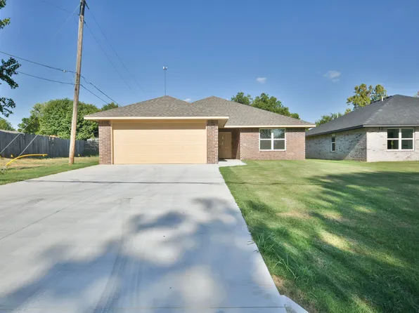 1206 N 2nd St, Marlow, OK 73055