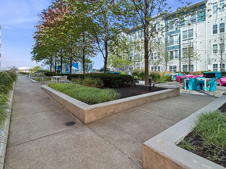 Axis Admiral's Hill Apartments — Photo 23