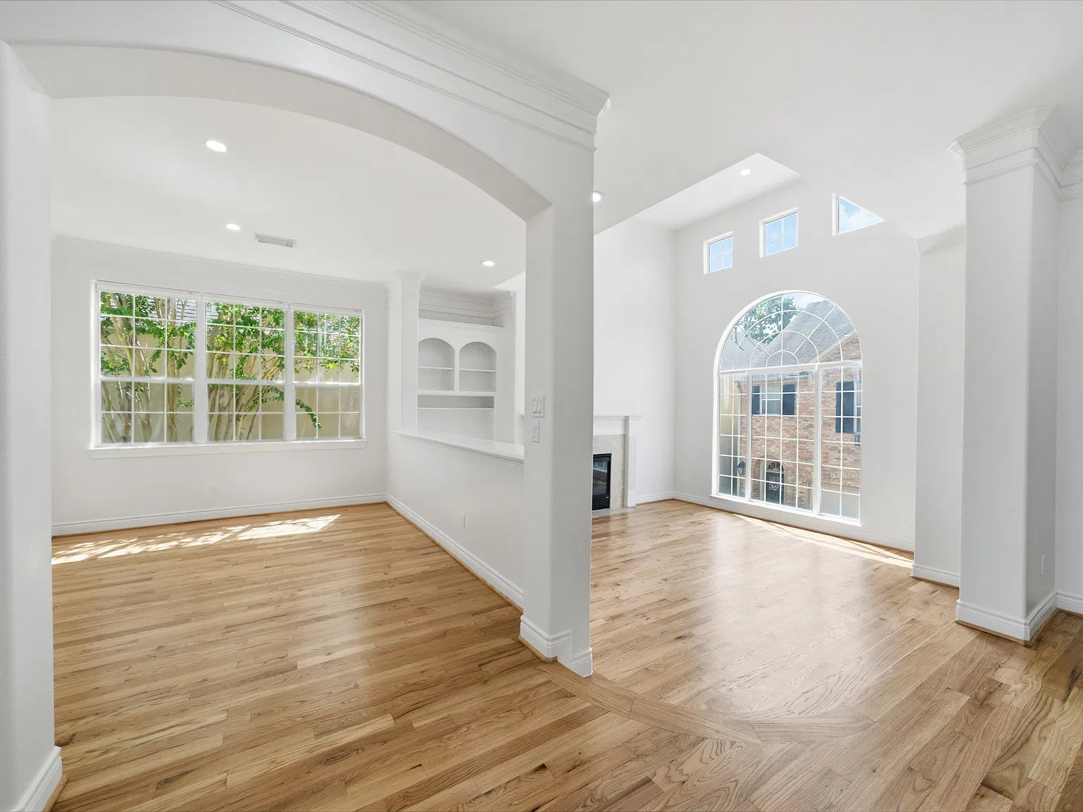 3 bed, 2252 sqft, $3,100 — Photo 3