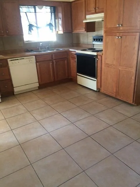 4 bed, 1650 sqft, $3,250 — Photo 4