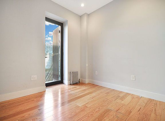 3rd image of 175 E 105th St APT 1R