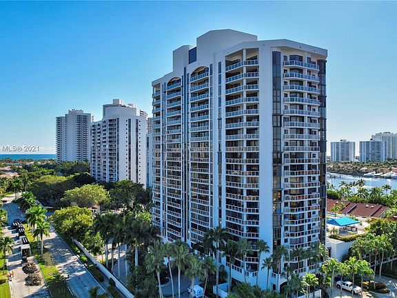 2nd image of 3600 Yacht Club Dr APT 1402