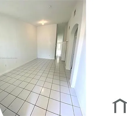 3 bed, 1076 sqft, $2,700 — Photo 4
