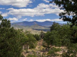 18 Glowing Star Rd, Santa Fe, NM 87506