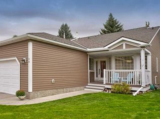 49 N Douglasbank Gdns SE, Calgary, AB T2Z2C9