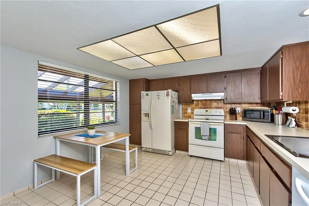 2 bed, 2.0 bath, 1222 sqft, $2,350 — Photo 3