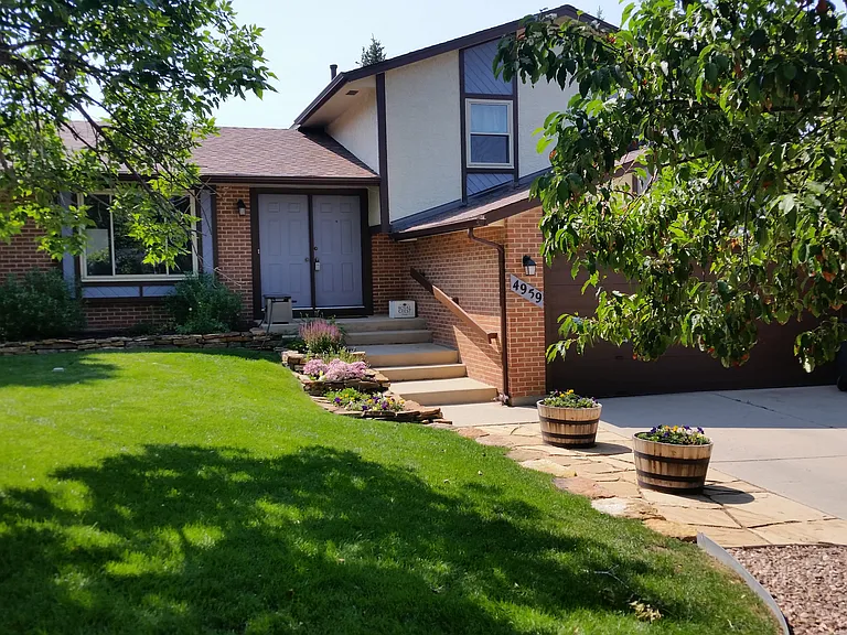 4959 Wood Brook Ct — Photo 2