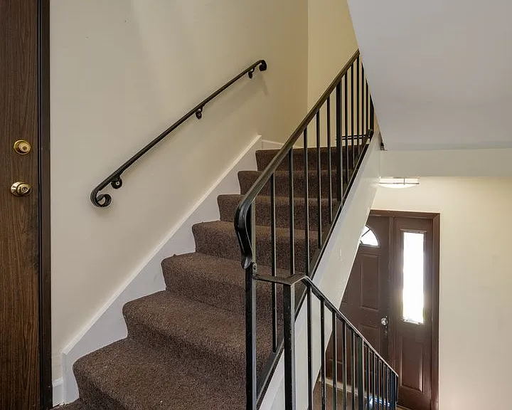 339 Hawthorne Cir #2B — Photo 9
