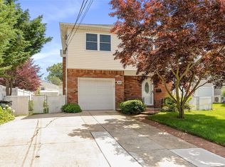 155 S Brookside Ave, Freeport, NY 11520