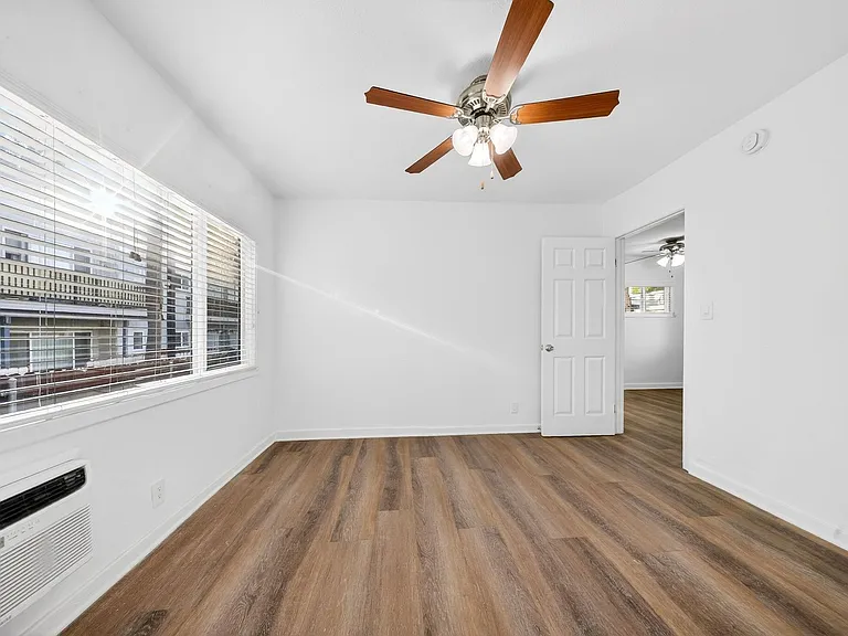 1685-1697 N Summit Avenue 109 #137 — Photo 35
