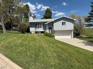 1809 Morningside Dr, Rapid City, SD 57701
