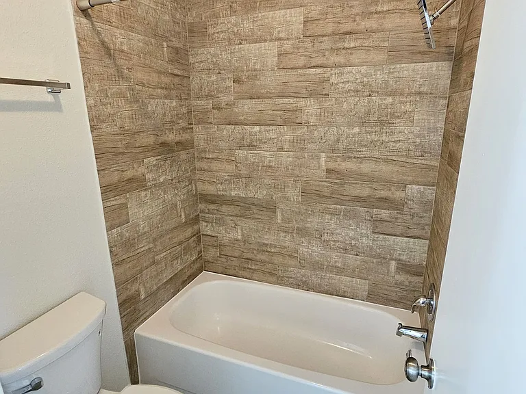 10615 Heatherford Dr — Photo 16