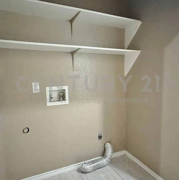 7001 Porthville Dr — Photo 11