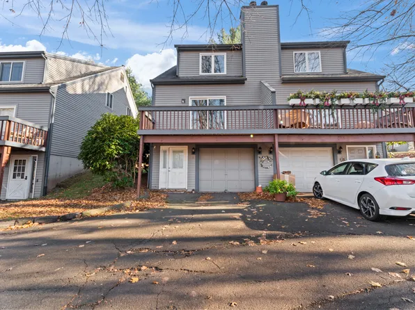 17 Woodland Ridge, Meriden, CT 06450