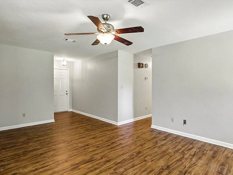 3232 Riddle Dr — Photo 9