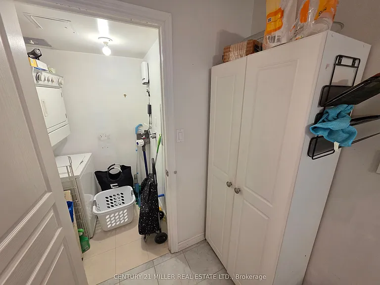 801 Bay St #202 — Photo 6