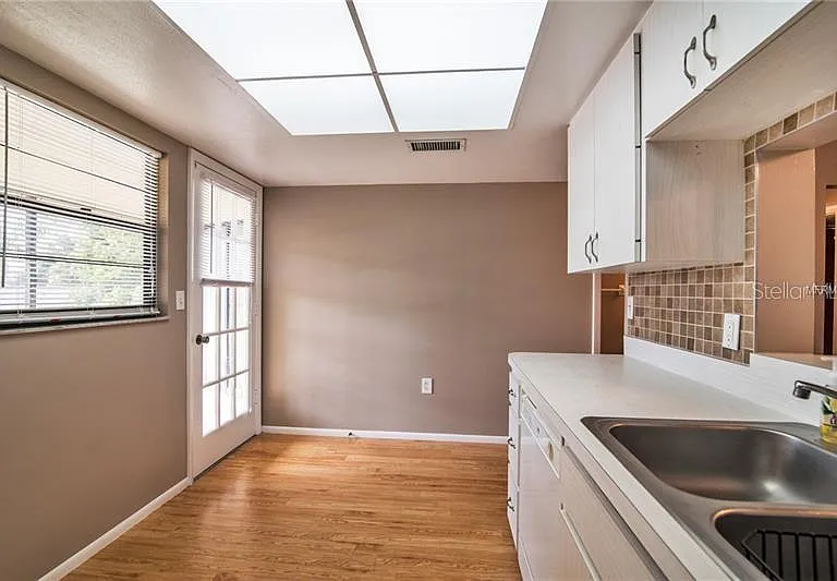 2415 Bayshore Gardens Pkwy #7 — Photo 8