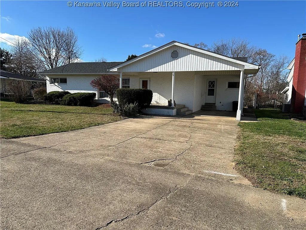 2903 Meadowbrook Dr photo 1