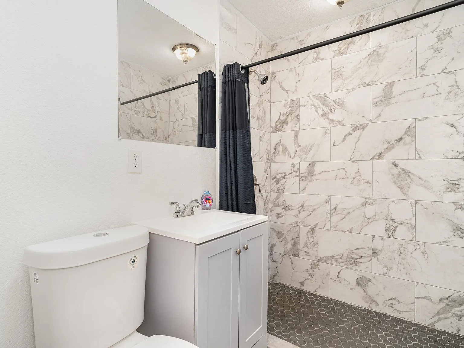 4 bed, 2.0 bath, 2262 sqft, $905 — Photo 3