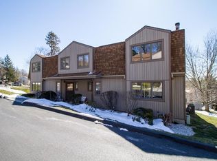 3 Maple Crest Dr, Peekskill, NY 10566