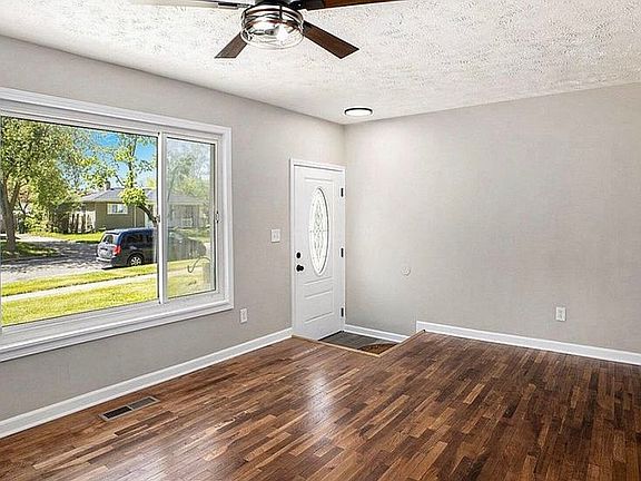 4th image of 3807 Stillwell Ave