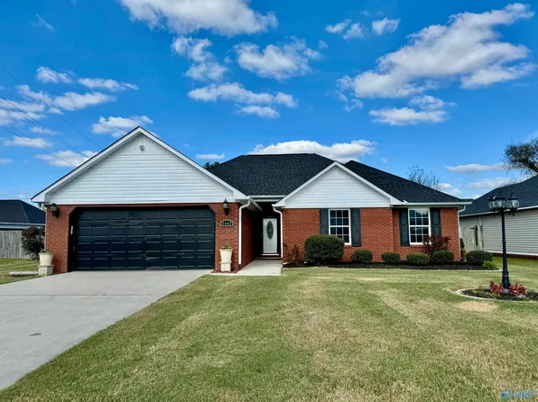 3906 Boxwood Ln SW, Decatur, AL 35603