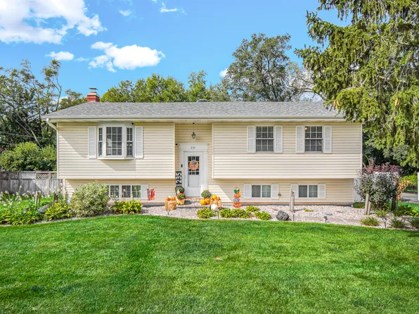 235 Roberts Rd, New Lenox, IL 60451