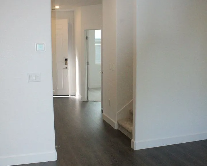 405 Mystic Ln — Photo 10