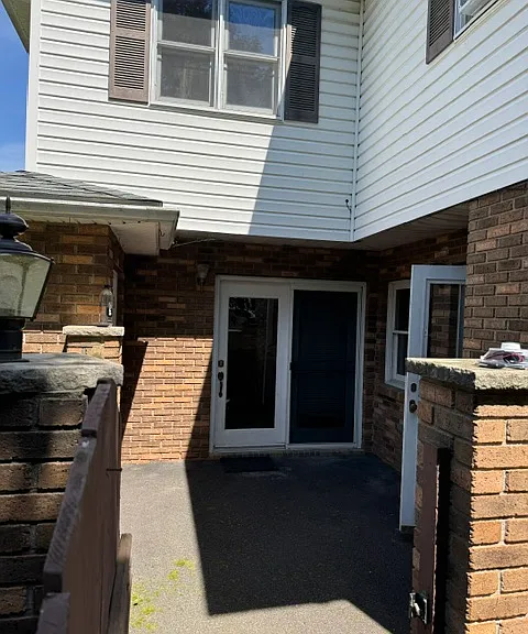 25 Railroad Ave #3 — Photo 8