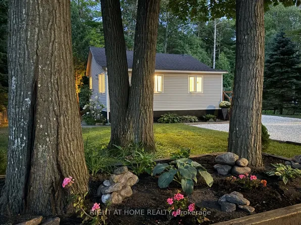 605 Oxbow Park Dr, Wasaga Beach, ON L9Z 2T9