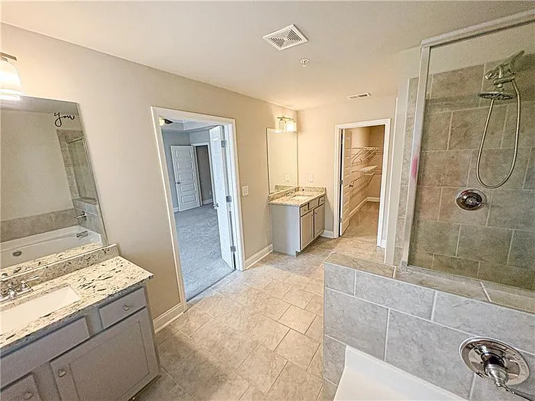 339 Cherryhill Ln #R — Photo 7