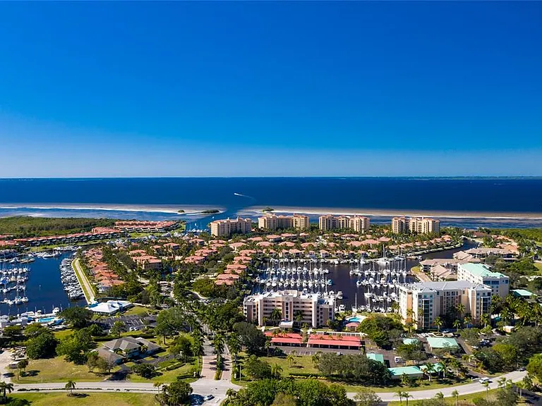 2060 Matecumbe Key Rd #2701 — Photo 4