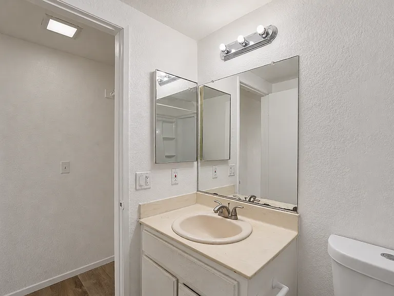 24897 Citadel St — Photo 11