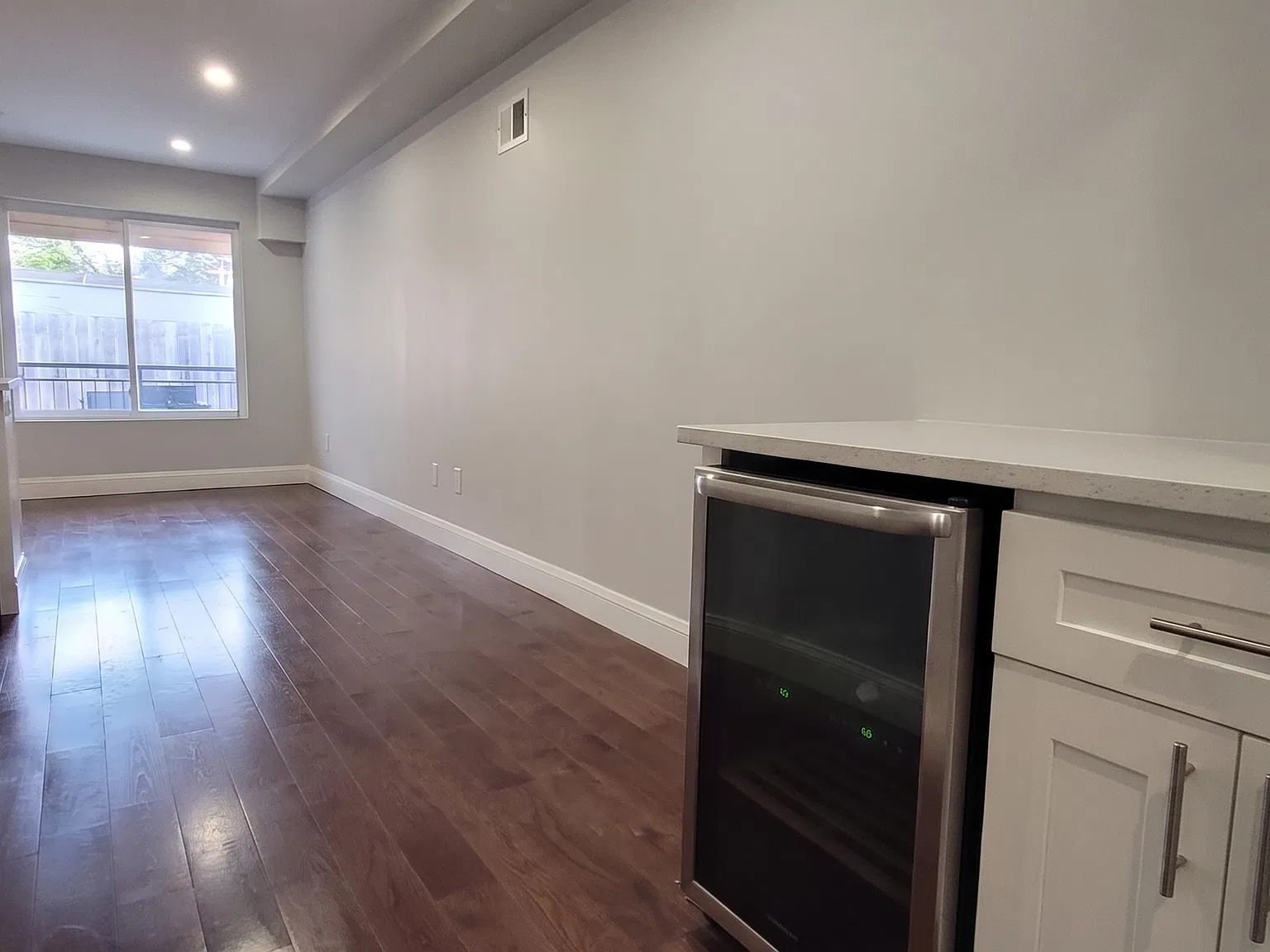 1606 Point Breeze Ave — Photo 4